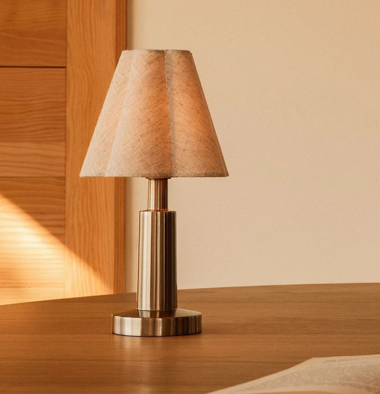 Portable Sculpted Fabric LED Table Lamp — 1